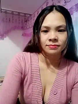 quynhquynh  online show from February 27, 1:38 am