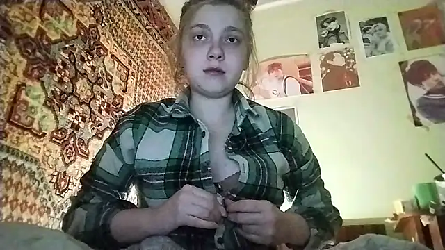 KikiBang online show from April 5, 6:40 pm