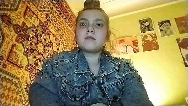 KikiBang online show from April 9, 7:30 pm