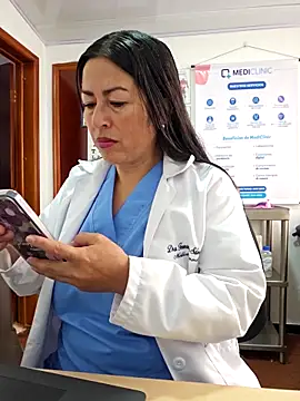 JustSamantha  online show from January 19, 2:57 pm