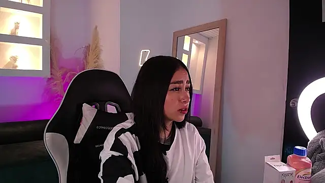 vallolett online show from March 25, 11:18 pm