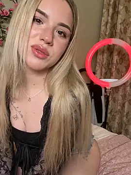 PurrAliceX online show from March 26, 7:15 pm