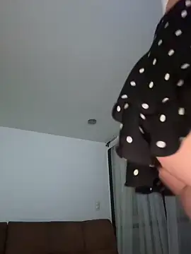 Little  Danni1 online show from February 20, 5:28 am