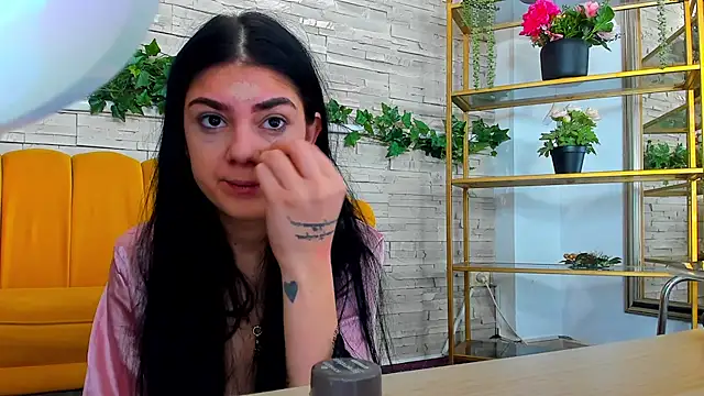 SerennaNoir online show from December 20, 6:06 am