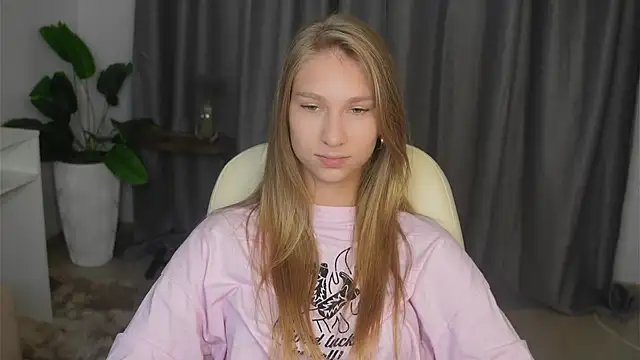 CaritaTacke online show from November 25, 12:07 pm