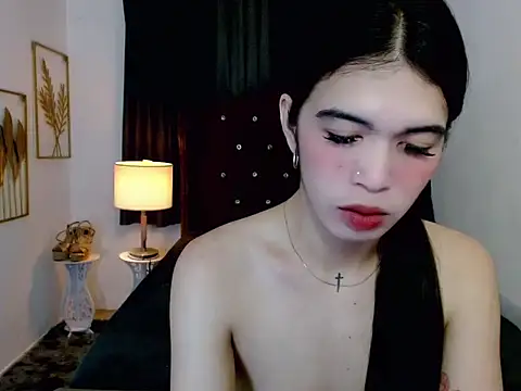 hollyyumiloove online show from February 24, 10:36 am