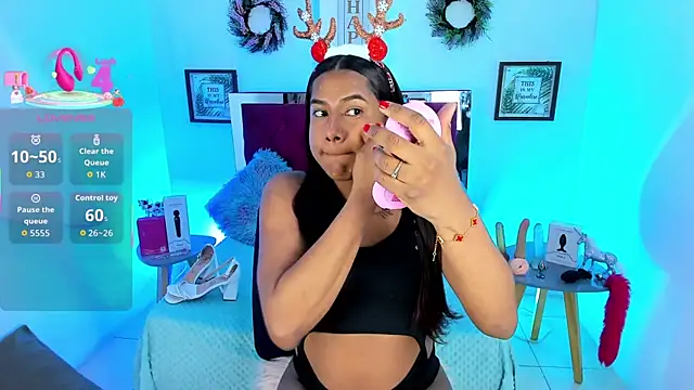 Samantha  F W online show from December 2, 10:12 pm