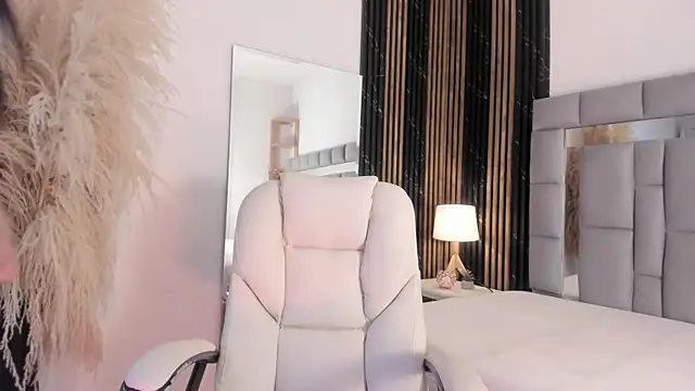 amaia santini online show from April 15, 7:03 pm