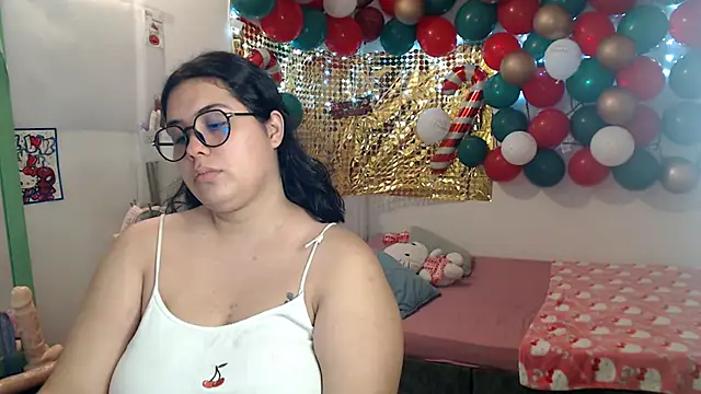 suckdreams19 online show from December 18, 4:39 am