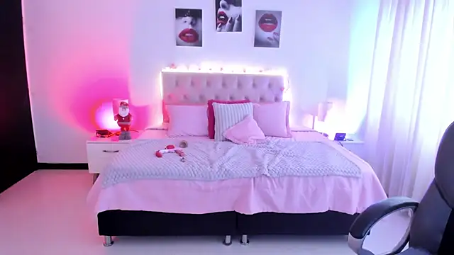 Violeta Hotter online show from December 17, 1:37 pm