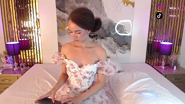 MiticaBrennet  online show from April 11, 6:30 am