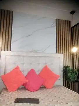 salem gus  online show from December 19, 3:32 am