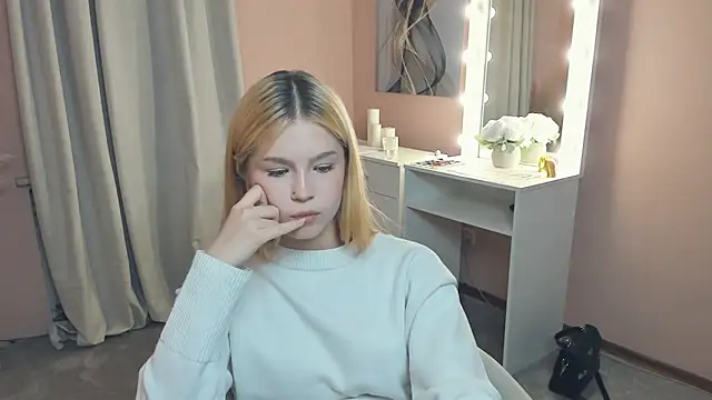 CleoraSlyter online show from November 24, 3:36 pm