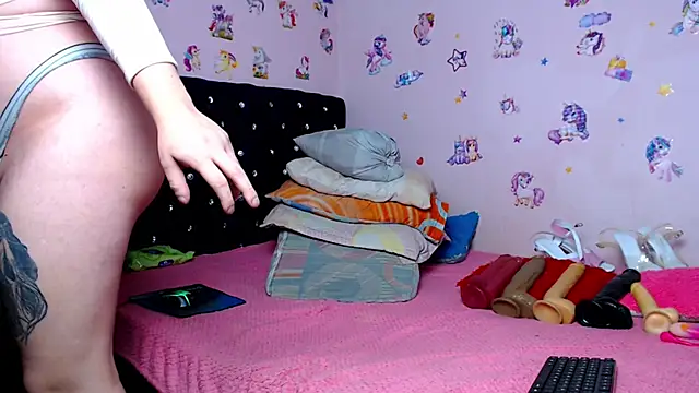 ShantalTsFox online show from February 3, 2:53 am