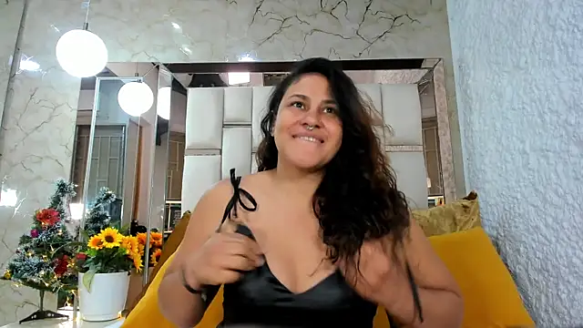 lissaharris online show from December 19, 3:10 am