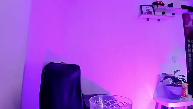 MaddieHunter online show from February 17, 2:05 pm