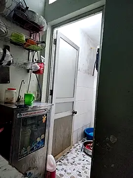 LianLaz online show from February 19, 1:32 pm