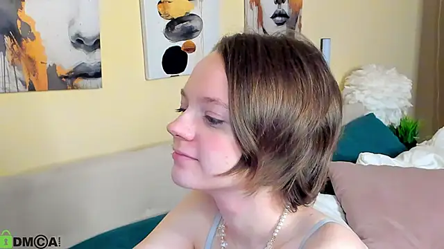 Olivia Riesz online show from May 9, 1:51 am