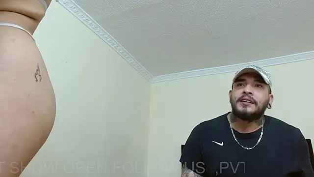 ARIA AND NICK online show from March 26, 3:58 pm