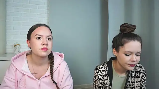 VirginiaRowe online show from January 6, 1:59 pm