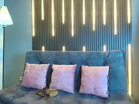 scarlett aviebby online show from December 1, 1:47 pm