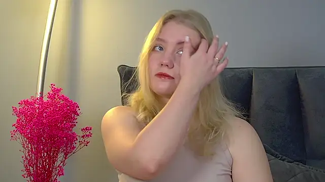 EmilyEvanse online show from January 18, 6:32 am