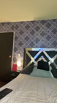 AdeleCruzz online show from March 8, 12:40 am