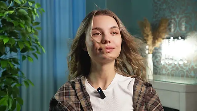 KatieChoi online show from November 27, 3:42 am