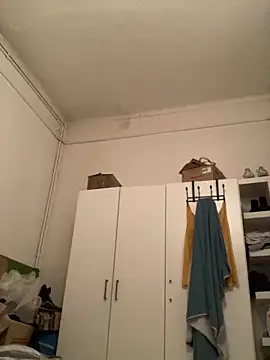    Hannah    online show from December 23, 10:41 am