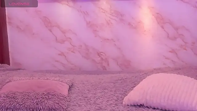 Dakota ferreti  online show from March 29, 9:25 pm