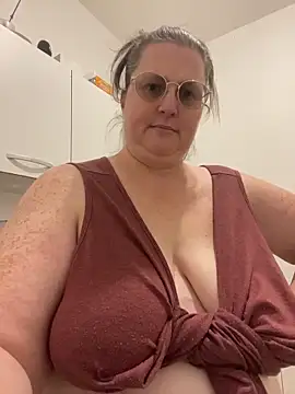 bea french curvy online show from March 12, 8:55 pm