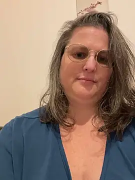 bea french curvy online show from February 25, 9:57 pm