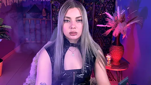 HyileyClark online show from June 3, 9:43 am