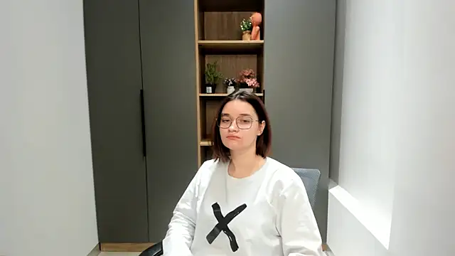 TemekaCritcher online show from November 29, 6:28 am