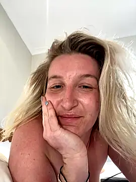 Skyme2713 online show from December 2, 6:48 am