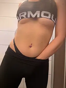 yourgirlkate online show from April 28, 1:15 pm