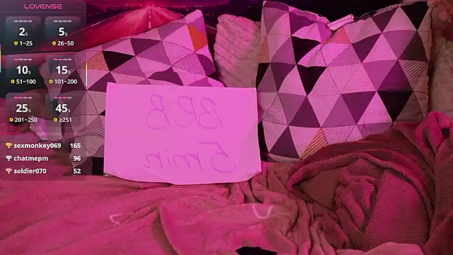 Moonliora online show from February 1, 7:12 pm