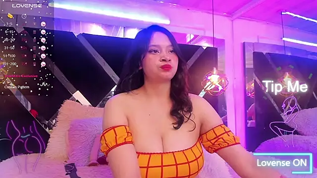 miiacharloth online show from December 4, 2:58 am