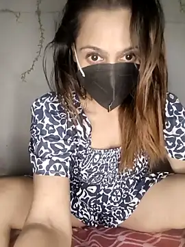 HONEY BEBS online show from February 23, 6:18 pm