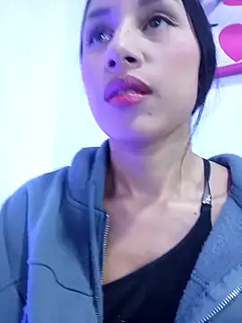 Taylor  Swiftt online show from April 23, 1:14 am