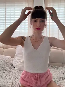 Sugarbellax online show from February 15, 3:00 pm