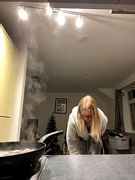 RosieLovexoxx online show from January 7, 7:39 pm