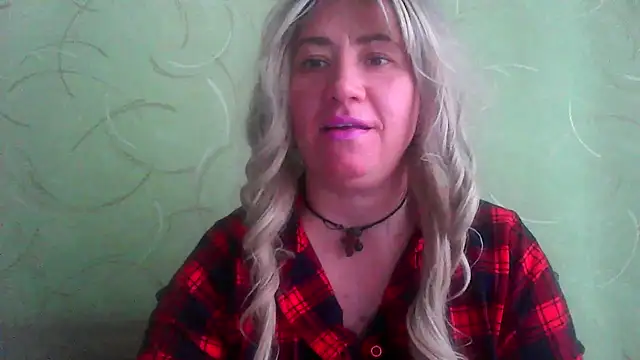 ClaireShannon online show from December 17, 9:46 am