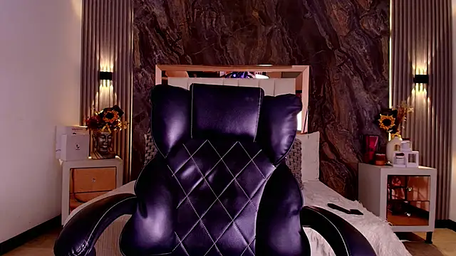 Caroline foster1 online show from March 20, 1:05 pm