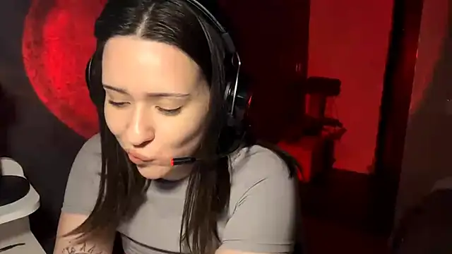 AngeliqueSulima online show from December 22, 3:48 pm