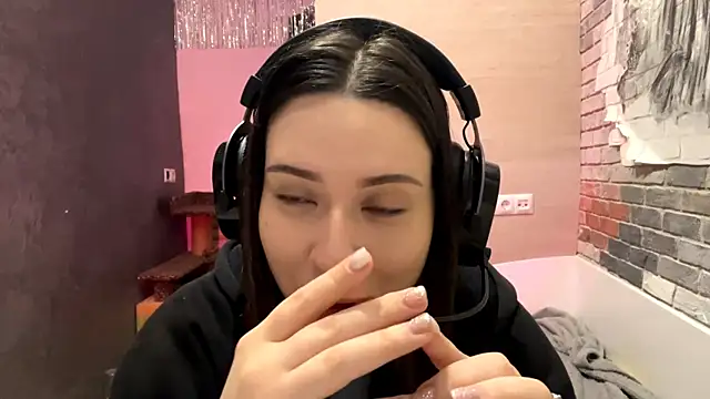 AngeliqueSulima online show from December 20, 2:10 pm