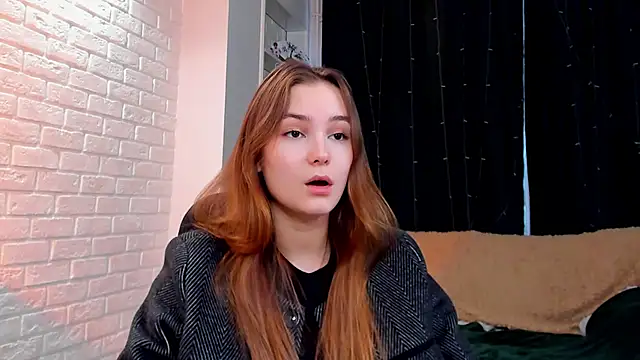 LouiseFlower  online show from December 2, 7:10 am