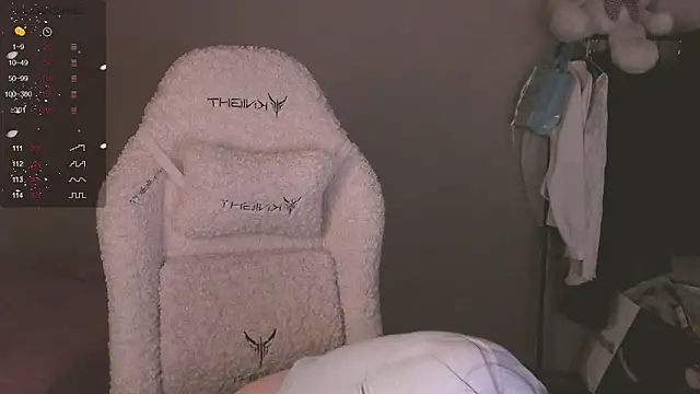 MePretty online show from November 26, 8:43 pm