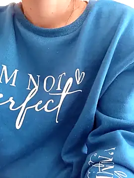 gatitachula93 online show from March 31, 2:06 pm