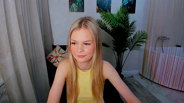 MidnighteAura online show from June 3, 12:50 pm